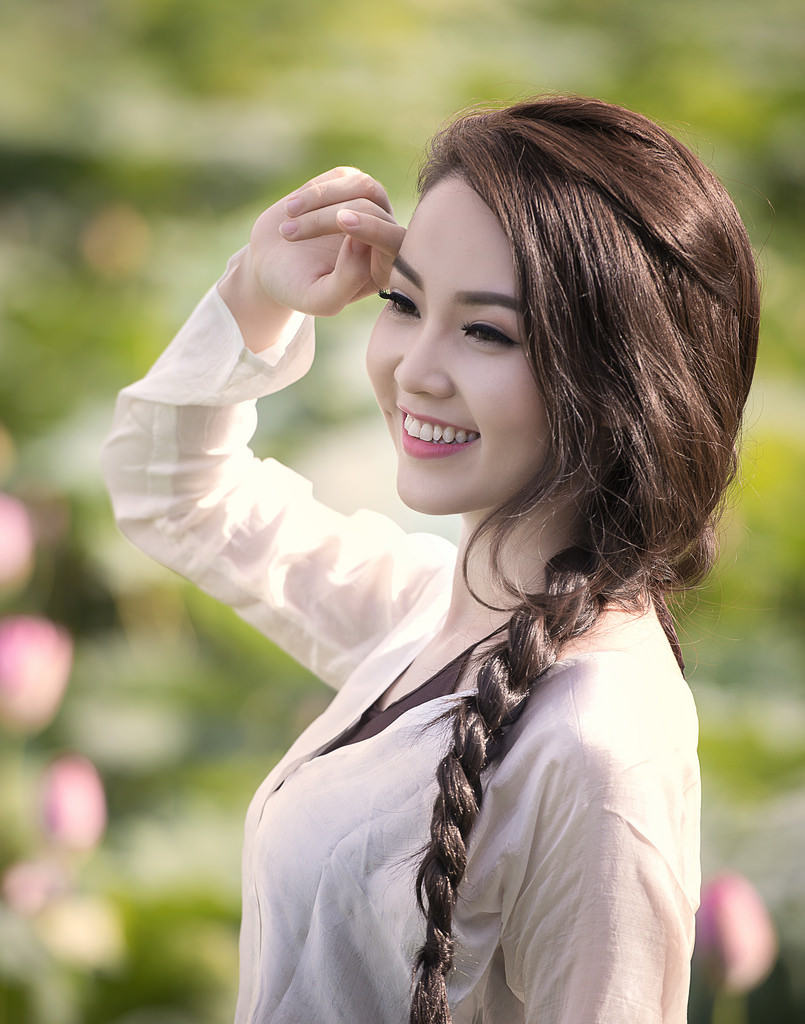 年轻漂亮的小保